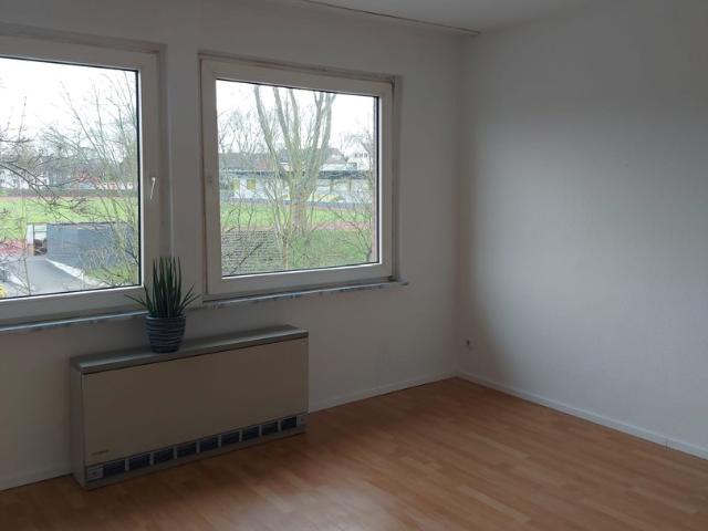 Stilvolle 1,5 Zimmer Wohnung und großer Küche mit Balkon in Essen, 45326