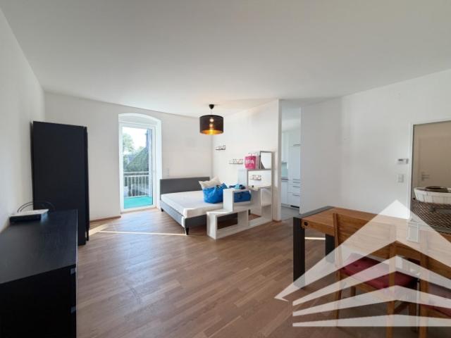 Stilvolle 1 Zimmer Altbau Wohnung mit Küche & Domblick in bester City Lage