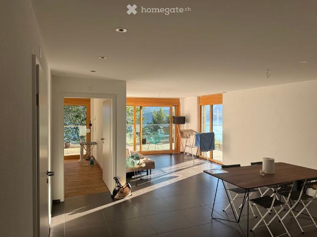 Stilvolle 2.5 Zimmer Wohnung mit traumhafter See und Bergsicht in Gunten