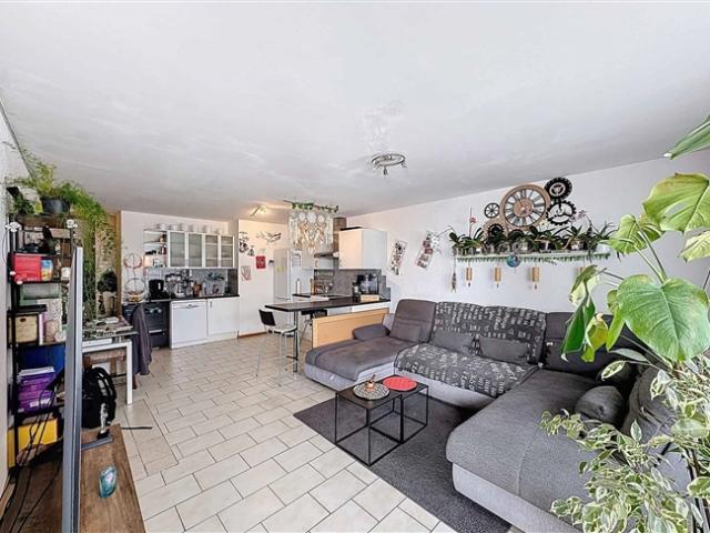 Stilvolle 2,5 Zimmer Wohnung mit Balkon in einer ruhigen Umgebung