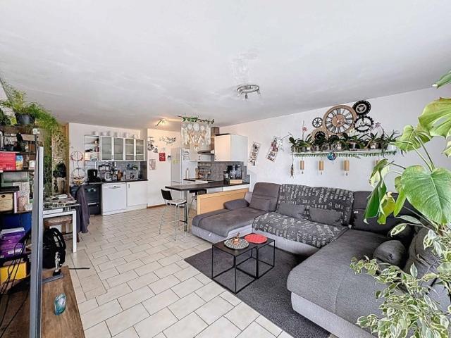 Stilvolle 2,5 Zimmer Wohnung mit Balkon in einer ruhigen Umgebung