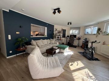 Stilvolle 2,5 Zimmer Wohnung mit privater Terrasse