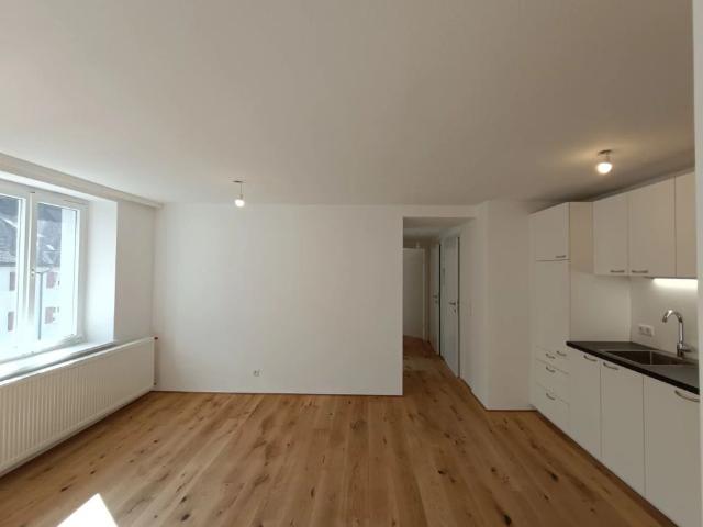 Stilvolle 2 Zimmerwohnung komplett saniert!