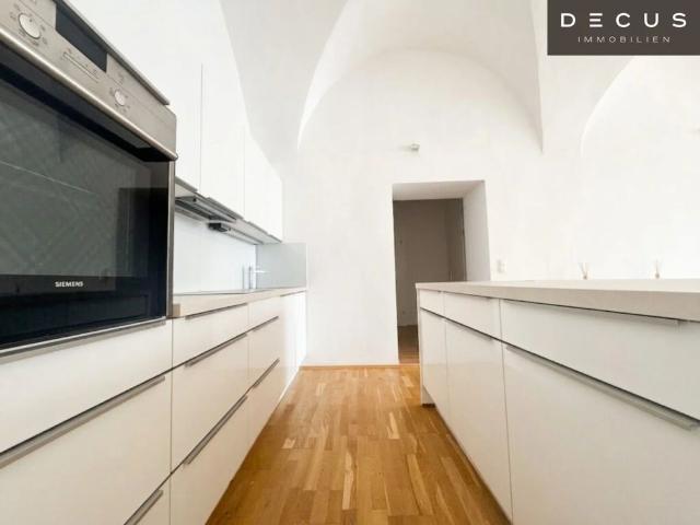 | STILVOLLE 2 ZIMMER ALTBAUWOHNUNG | 2. OG | ca. 76,21m² | BESTLAGE | HAUPTPLATZ | INNENSTADT