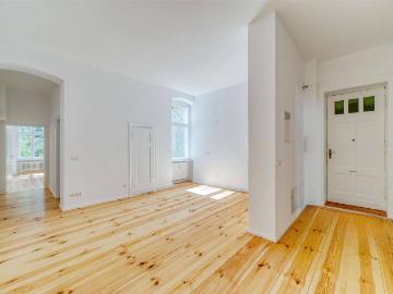 Stilvolle 2 Zimmer Altbauwohnung mit Balkon und Stuck nahe Schloßstraße