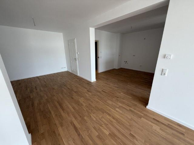 Exklusives Wohnen im Denkmalobjekt 3 Zimmer, Balkon, Fußbodenheizung, HWR & Stellplatz inklusive