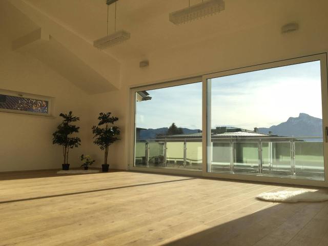 Stilvolle 2 Zimmer Loftwohnung mit Loggia, Balkon und sonniger Dachterrasse in Mondsee