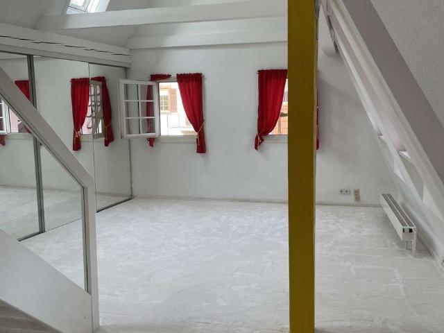 Stilvolle 2 Zimmer Maisonette Wohnung DG mit gehobener Innenausstattung in Weil der Stadt