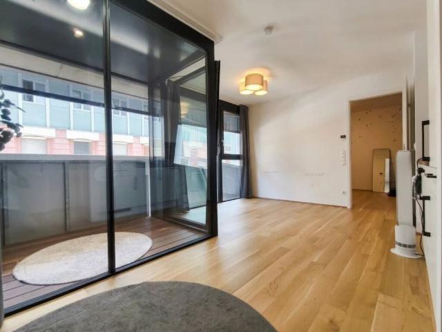 Stilvolle 2 Zimmer mit Loggia Ruhige Lage Nahe Hütteldorfer Straße