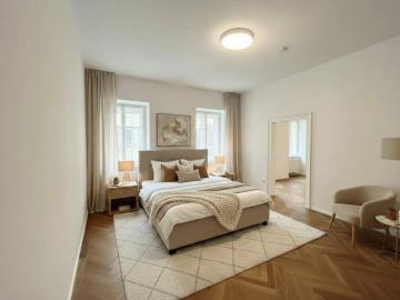 Stilvolle 2 Zimmer Wohnung in denkmalgeschütztem Stadtpalais! Toplage bei Votivkirche und Schottentor!