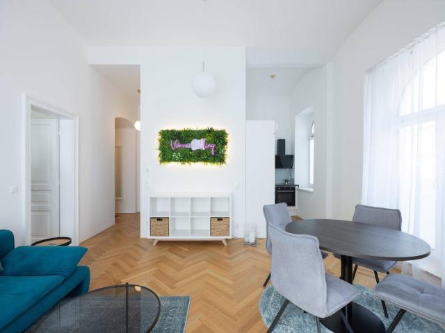 Stilvolle 2 Zimmer Wohnung in generalsaniertem Altbau