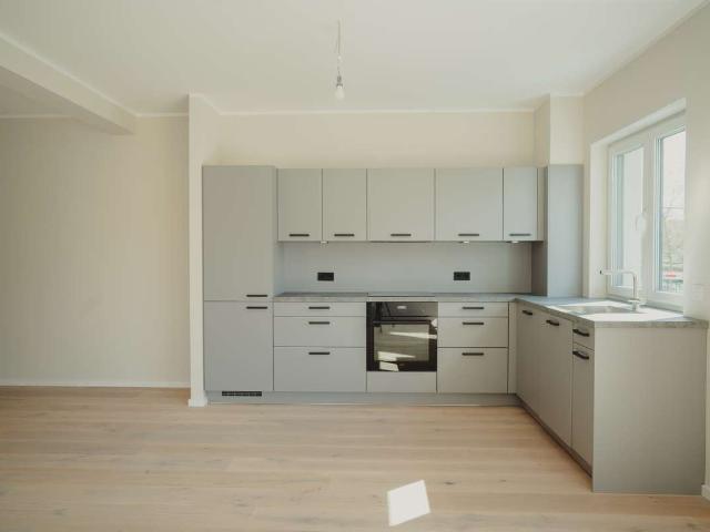 Stilvolle 2 Zimmer Wohnung mit Balkon & Einbauküche in Teltow