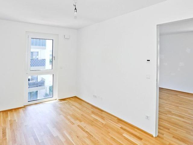 Stilvolle 2 Zimmer Wohnung mit Balkon – HIRSCHFELD