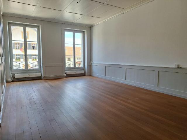 Stilvolle 4.5 Zimmer Altbauwohnung im Aarberger Stedtli!