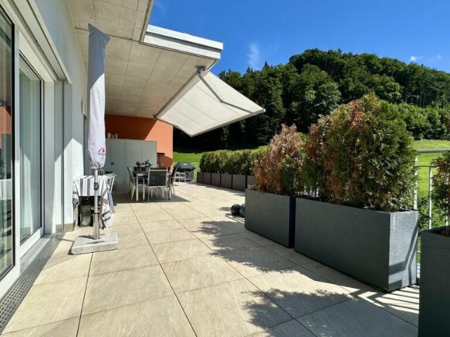 Stilvolle 4.5 Zimmer Attikawohnung, mit 74 m² Panorama Dachterrasse
