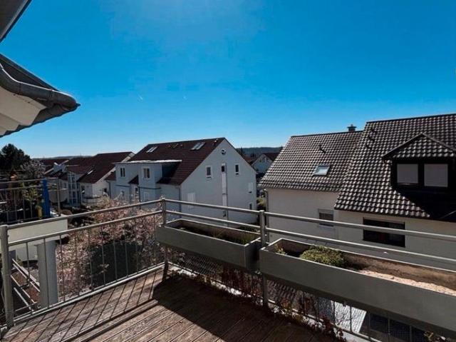 Stilvolle 4 Zimmer Maisonette Whg mit Balkon, EBK, Kamin, 2 Bäder