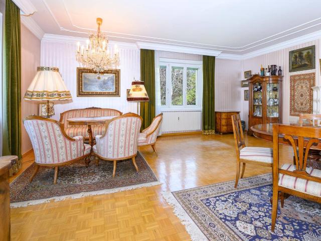 Stilvolle 4 Zimmer Wohnung in zentraler Grünoase