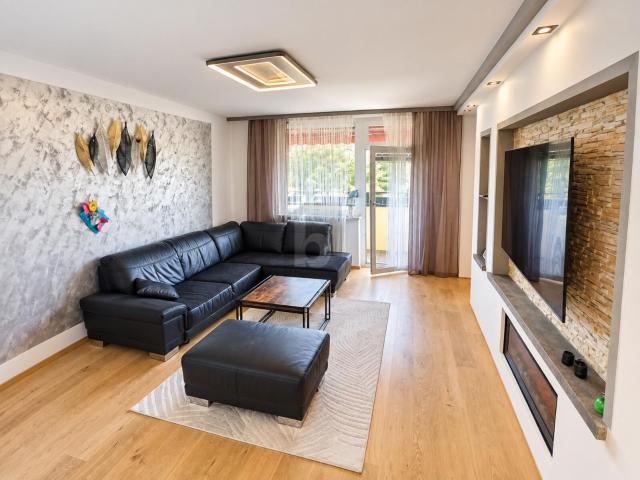 STILVOLLE 4 ZIMMER WOHNUNG MIT BALKON, LOGGIA UND EIGENEM PARKPLATZ