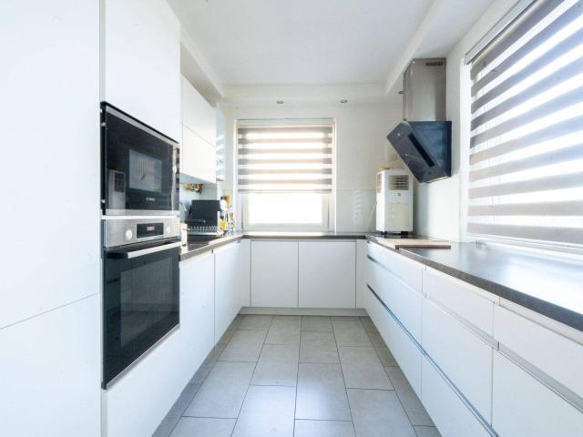 Stilvolle 4 Zimmer Wohnung mit Balkon zu kaufen, Nähe Wasserwald