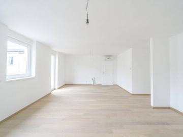 Stilvolle 4 Zimmer Wohnung mit hochwertiger Ausstattung und Balkon