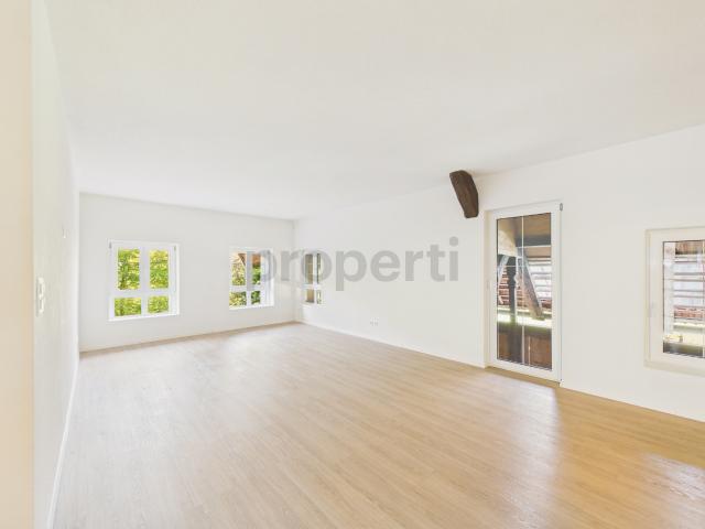 Stilvolle 5.5 Zimmer Wohnung mit Balkon in Bolligen