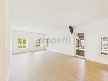 Stilvolle 5.5 Zimmer Wohnung mit Balkon in Geristein, Bolligen