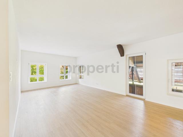 Stilvolle 5.5 Zimmer Wohnung mit Balkon in Bolligen