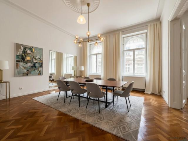 Stilvolle 5 Zimmer Altbauwohnung in der Lindengasse