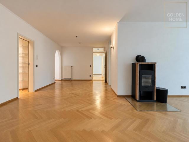 Stilvolle 5 Zimmer Wohnung in Alt Harlaching am Isarhochufer