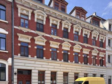 Stilvolle 5 Zimmer Wohnung in denkmalgeschütztem Ensemble in Leipzig Lindenau mit Balkon