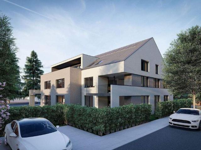 Stilvolle 5 Zimmer Wohnung mit umlaufendem Garten