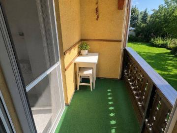 Stilvolle Anlegerwohnung mit Balkon und Grünblick