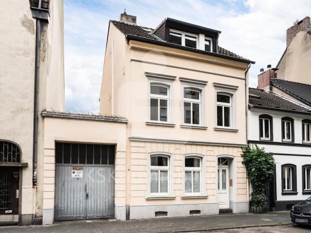 Stilvolle Altbauperle mit exklusivem Wohnambiente kernsaniertes Stadthaus in Köln Kalk!