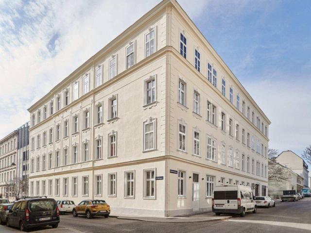 Stilvolle Altbauwohnung mit großen Räumen