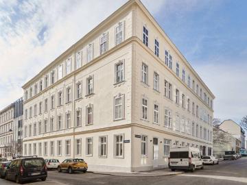 Stilvolle Altbauwohnung mit großen Räumen