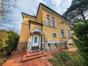 Altbauvilla mit Terrasse und Garten