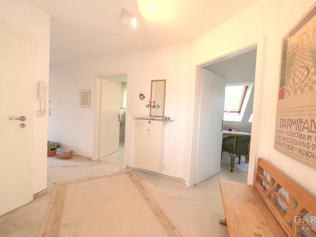 Stilvolle Atelier Dachgeschosswohnung in begehrter Isarnähe von München Solln