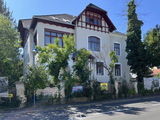 Stilvolle Belletage mit außergewöhnlichem Verandazimmer in der Villa Wertheim inkl. Parkplatz & Keller Erstbezug!
