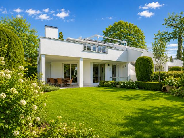 Stilvolle Gartenwohnung in exklusiver Ensemblevilla