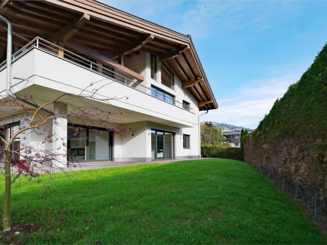 Stilvolle Gartenwohnung mit Bergblick
