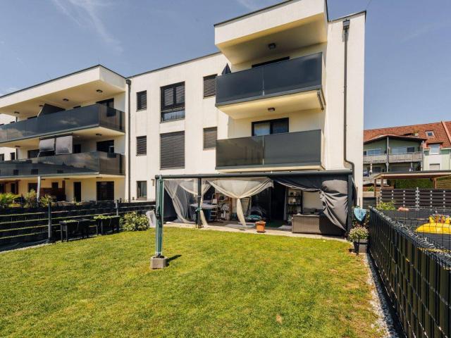 Stilvolle Gartenwohnung mit großer Terrasse, 35m² Hobbyraum und Tiefgaragenparkplatz!
