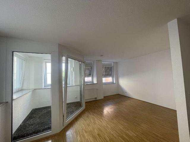 Stilvolle, gepflegte 2 Raum Wohnung mit gehobener Innenausstattung mit EBK in Stuttgart