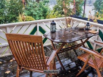 Stilvolle Dachgeschosswohnung ca. 92 m² mit Balkon & Stellplatz
