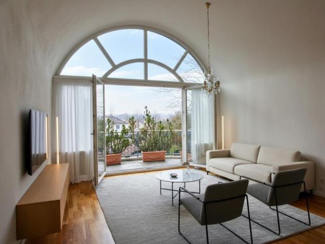 Stilvolle Dachgeschosswohnung mit besonderem Charme