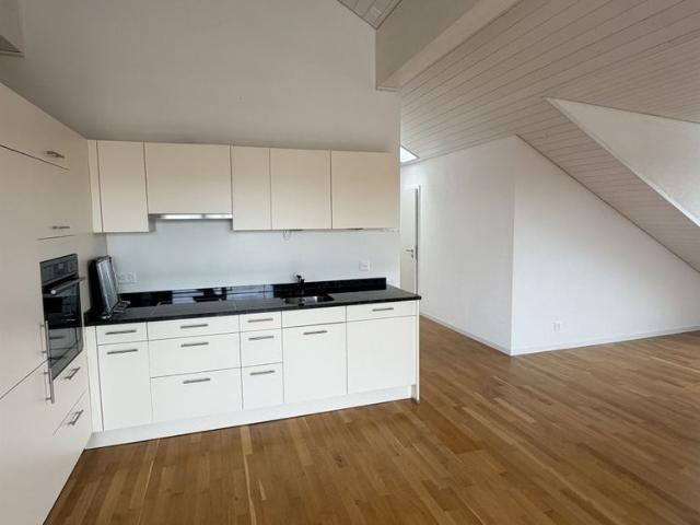 Stilvolle Dachwohnung mit Charme an zentraler Lage sucht Nachmieter!