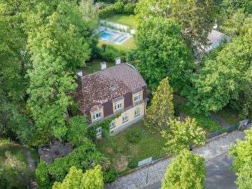 Stilvolle Einfamilienvilla am Fuße des Heubergs