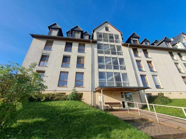 Stilvolle Erdgeschoss Wohnung zum Verkauf: 4 Räume, Tiefgarage, großzügige Terrasse in Mulda/Sa.!