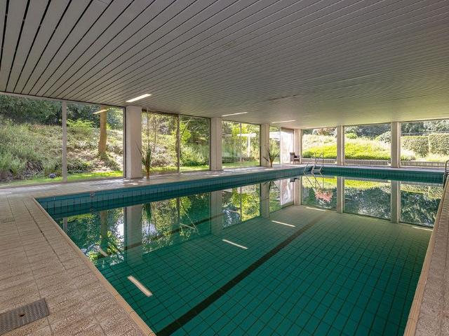 Stilvolle, exklusive 2 3 Zimmer Wohnung mit EBK, Sonnenterrasse, Pool & Sauna in Krefeld Bockum