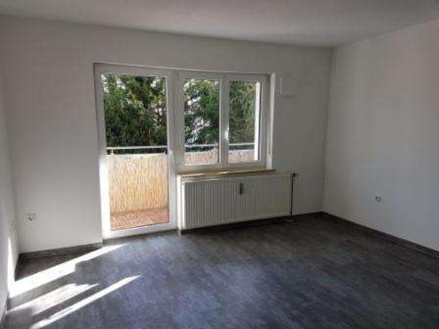 Stilvolle, frisch renovierte 2 Zimmer Wohnung mit Balkon in Wettstetten