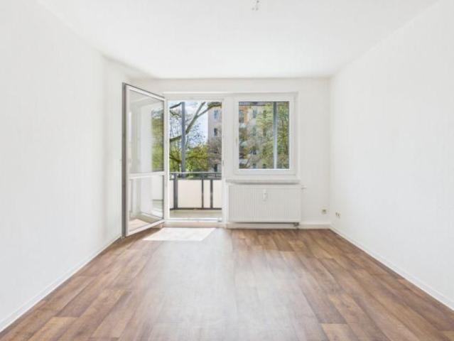 Stilvolle, frisch renovierte Wohnung mit Balkon fürs persönliche Sonnenbad